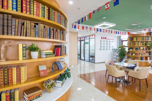 九月中發(fā)教育大廈恢弘起航，開啟教育綜合體新篇章